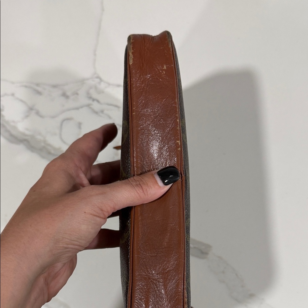 Louis Vuitton Brown Monogram Clutch - Picture 16 of 16